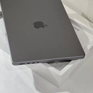 Apple MacBook Pro 14" 2023 M2 Pro 10C CPU 16C GPU 512GB SSD 16GB RAM A2779 Grey